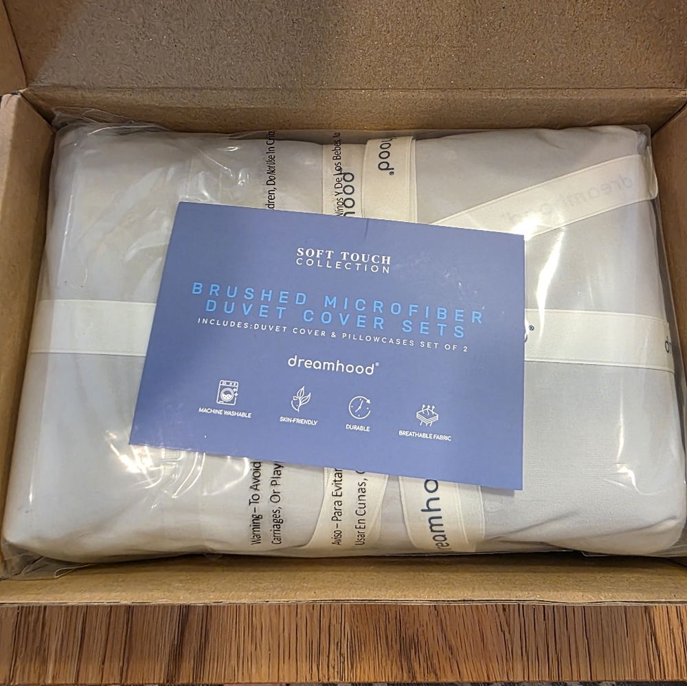 Dreamhood Queen Duvet Cover And Pillowcases Set